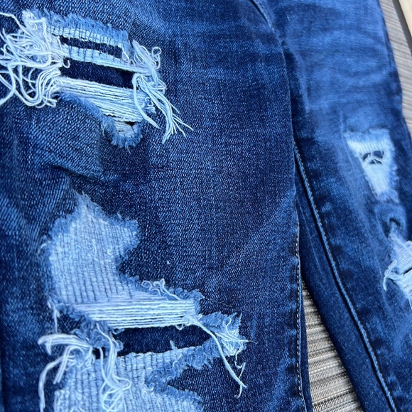 American Eagle Super Stretch Super High Rise Destroyed Denim Jegging Size 2 - Picture 3 of 8